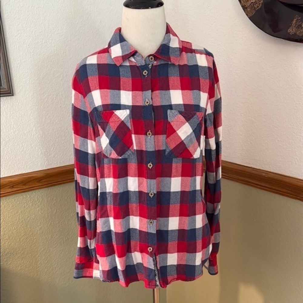 Shyanne Red Plaid Flannel
Western Wear Button Down Ling Sleeve Shirt Medium